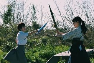 伊藤万理華、ガニ股＆白目の時代劇オタク役で新境地 「サマーフィルムにのって」新場面写真