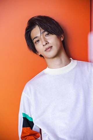 横浜流星、25歳の誕生日に写真集＆パーソナルブックを2冊同時発売！「見て楽しむだけじゃなく、五感で感じて」