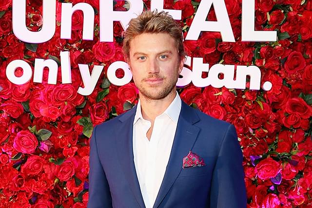 「セックス／ライフ」でブレイクのアダム・デモス、Netflixのロマコメ映画に主演