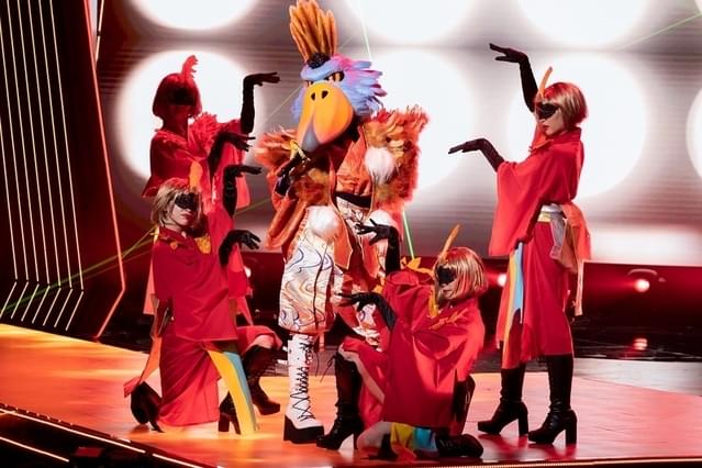 マスクの中は誰?