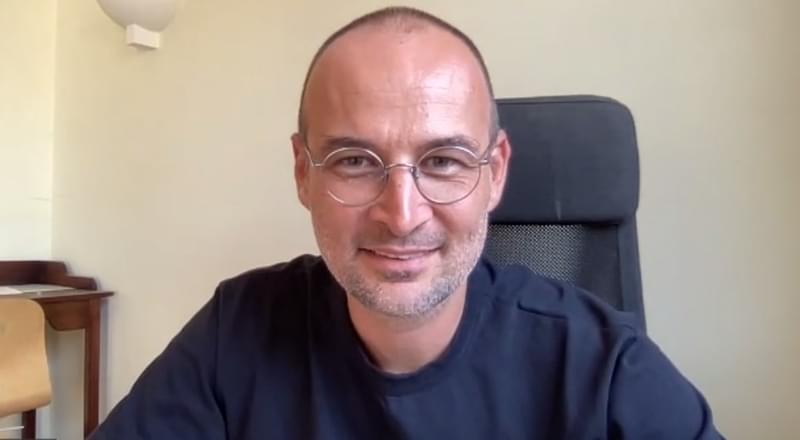 「映画をきっかけに告発者数が激増」国家の汚職に市民が立ち向かうルーマニアの骨太ドキュメント「コレクティブ 国家の嘘」監督に聞く