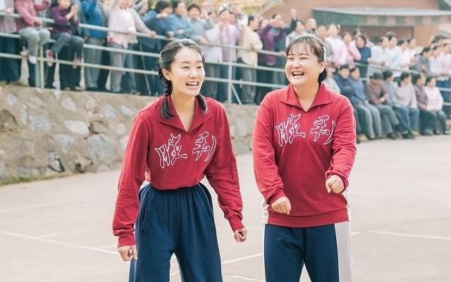 チャン・シャオフェイ（左）、ジア・リン（右）