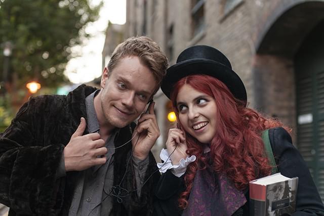 【「ビルド・ア・ガール」評論】共感度抜群で悩めるシックスティーンを好演！成長するって、やっぱり苦い。