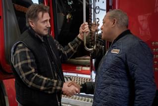 リーアム・ニーソンの命を懸けた“猛牛走り” 「アイス・ロード」本編映像公開