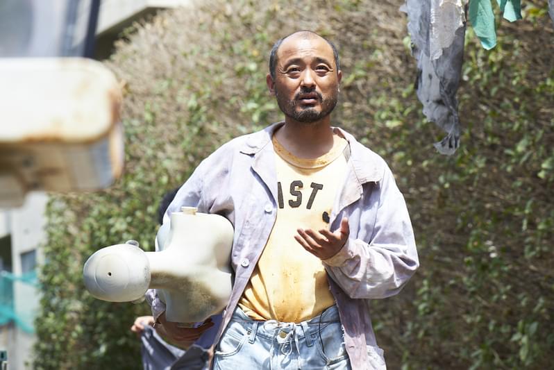 陽気なサングラス男、スタイル抜群の美女、謎のマネキンおじさん 「未来世紀SHIBUYA」鍵を握る強烈キャラたち