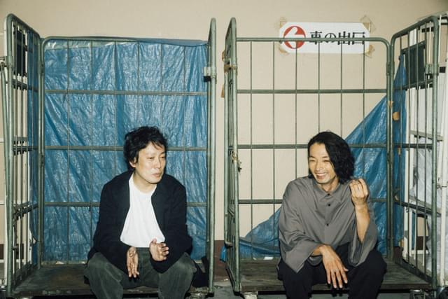 主人公のボク＝佐藤を演じる森山未來と燃え殻が対談