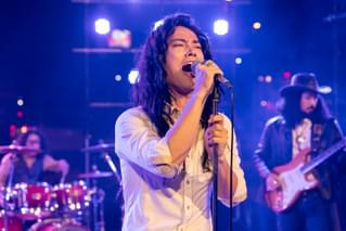 桐谷健太主演、日本復帰前の70年代と現代の沖縄を描く「ミラクルシティコザ」予告 主題歌はORANGE RANGE