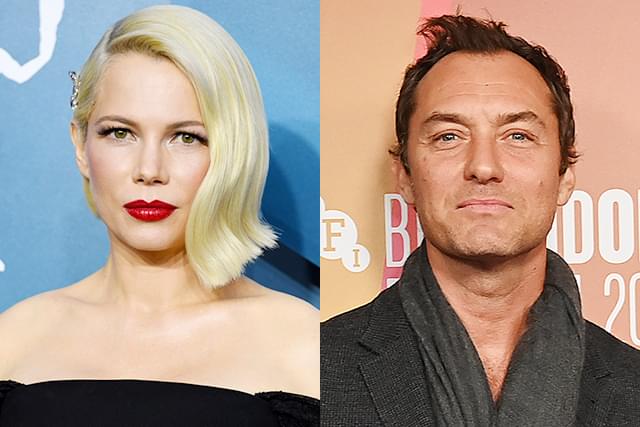 共演するミシェル・ウィリアムズ(左)とジュード・ロウ