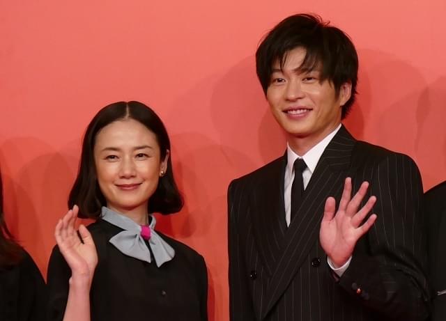 原田知世＆田中圭、いい夫婦の日に「あな番」会見 トークはまさかの“すれ違い”