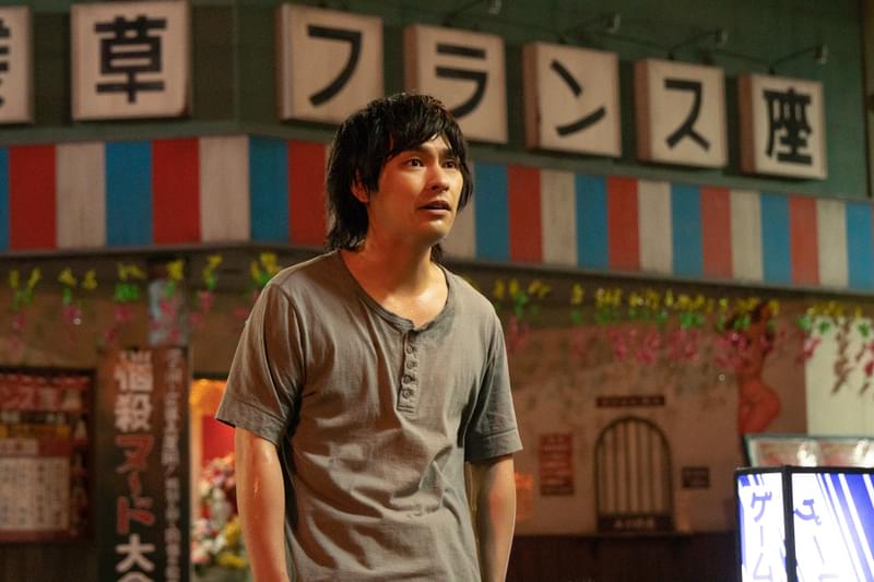 「ものまねをしている人達よりたけしさん」 若きビートたけしを演じた柳楽優弥の場面写真公開