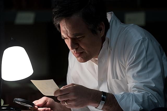 【「ダーク・ウォーターズ 巨大企業が恐れた男」評論】マーク・ラファロと主人公の弁護士の信念がリンクし深い感動を呼ぶ