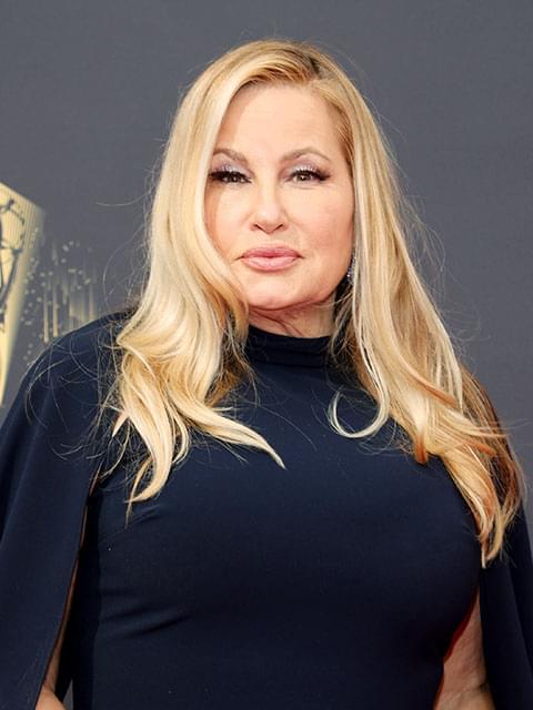 何十年も家を監視――ライアン・マーフィ新作「The Watcher」にベテランコメディ女優ジェニファー・クーリッジ