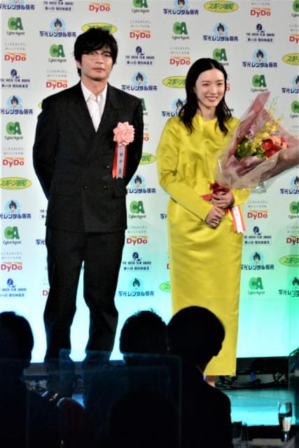 永野芽郁（右）と田中圭