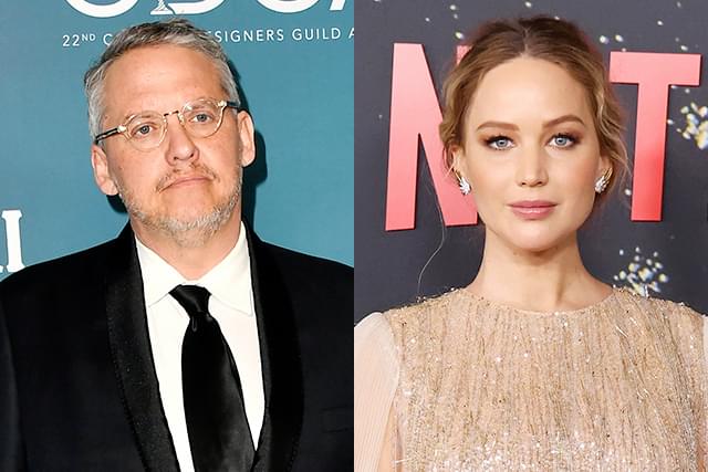 アダム・マッケイ監督（左）とジェニファー・ローレンス