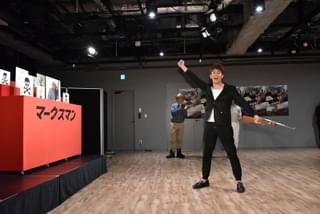 武井壮、的中率100％の元狙撃兵に勝つには？「首を横から掴んでグリッと」