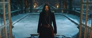 「キングスマン」最新作、ラスプーチン役の怪演に絶賛の声 重視したのは“空気感”