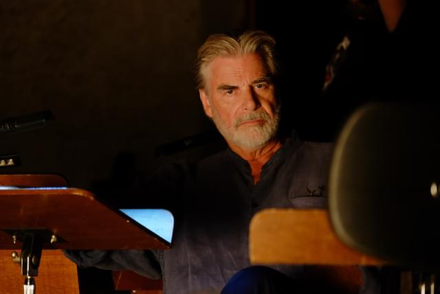 指揮者を演じたペーター・シモニシェック