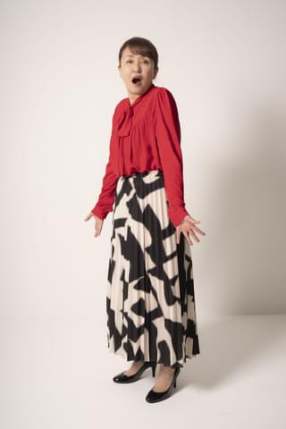 烏丸せつこ、34年ぶり主演作「なん・なんだ」夫と愛人の間で揺れる女心をチャーミングに好演も辛口ジャッジ