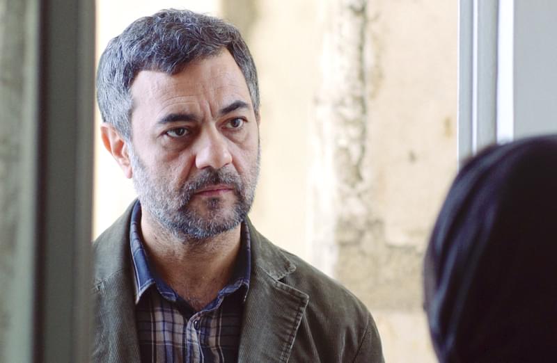 夫を冤罪で亡くした妻の前に突然現れた謎の男 2人を結びつける秘密は？「白い牛のバラッド」本編映像