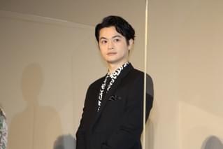 長澤まさみ「ダー子を演じられて幸運だった」 「No.1 コンフィデンスマン」に指名された小手伸也はウルウル