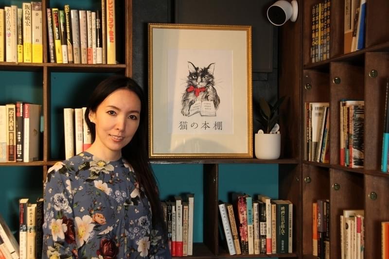 映画館ルックの隠れ家的なシェア型書店「猫の本棚」、本の街・神保町に誕生！ 店主に聞く