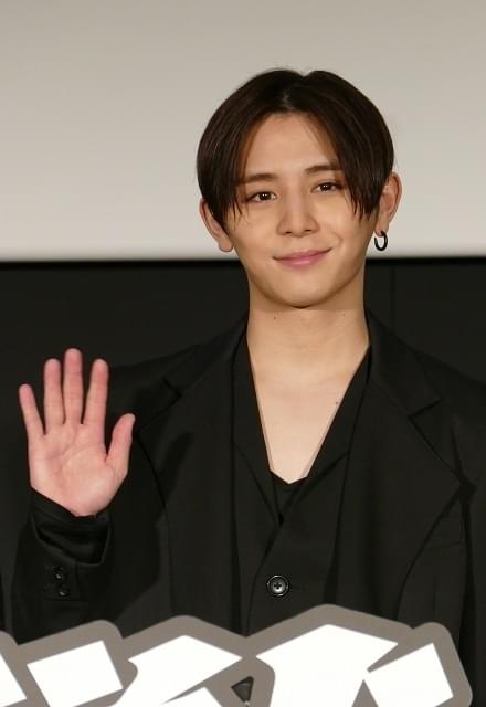 舞台挨拶に立った山田涼介