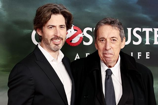 息子のジェイソン・ライトマン監督（左）、アイバン・ライトマン監督（右）