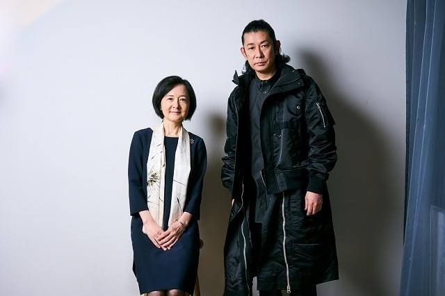 小川洋子（左）、永瀬正敏（右）