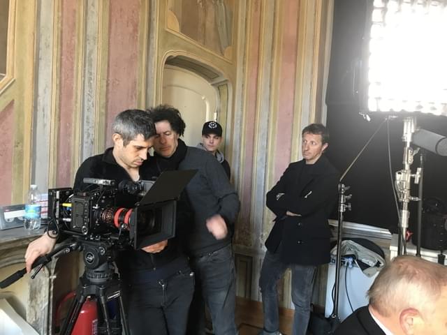 撮影中の監督たち