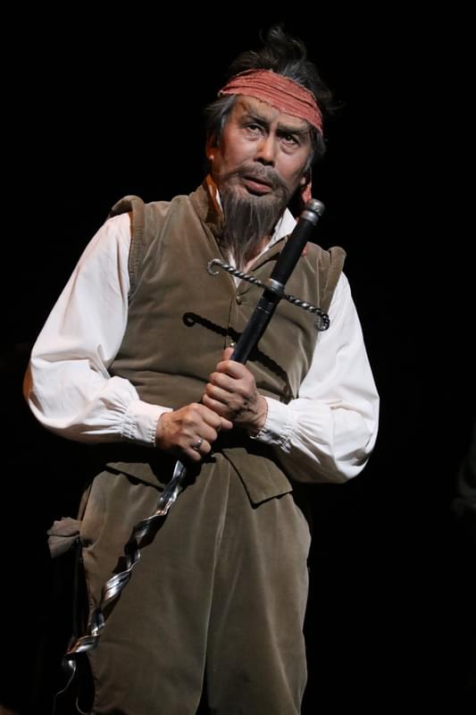 セルバンテスが演じるドン・キホーテ役の松本白鸚