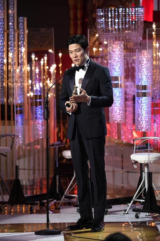 最優秀助演男優賞は鈴木亮平