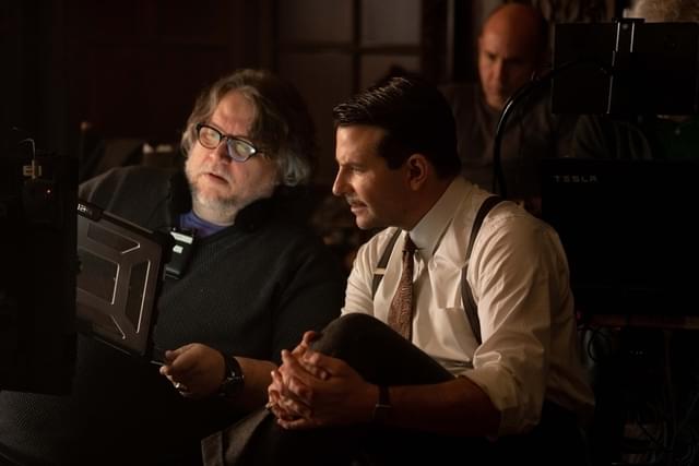 ギレルモ・デル・トロ監督（左）