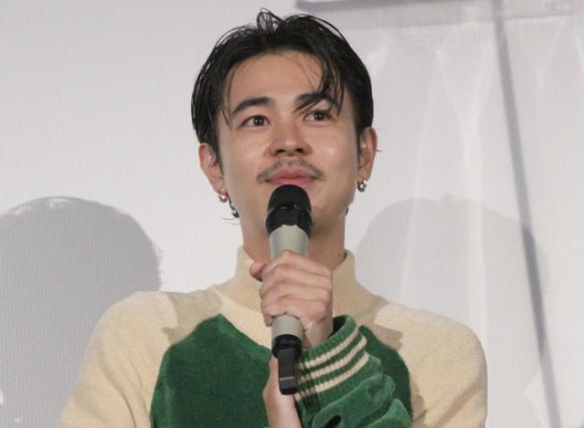 成田凌、「ニワトリ」シリーズは“原点” かなた狼監督の印象は「命を懸けてぶつかっていい人」