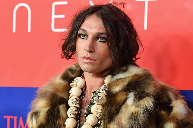 エズラ・ミラー、再び逮捕