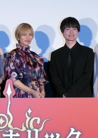 蜷川実花監督、チーム一丸を強調！ 神木隆之介、柴咲コウらと「ホリック」初日を笑顔で迎える