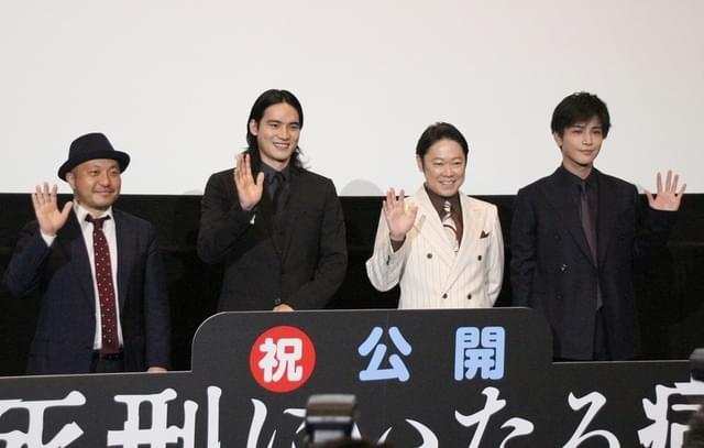 阿部サダヲ、サイコキラー役で名言「晴れ時々殺人みたいな」 爪が顔に見える“病”も告白