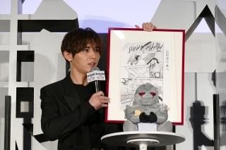 山田涼介、「鋼の錬金術師」原作者・荒川弘からプレゼントされた“家宝”をお披露目