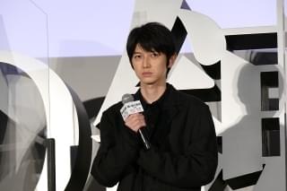山田涼介、「鋼の錬金術師」原作者・荒川弘からプレゼントされた“家宝”をお披露目