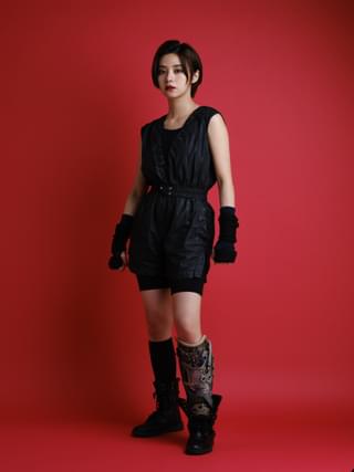 池田エライザ、令和のドロンジョに！ 機械式の“義足”をまとったビジュアルお披露目