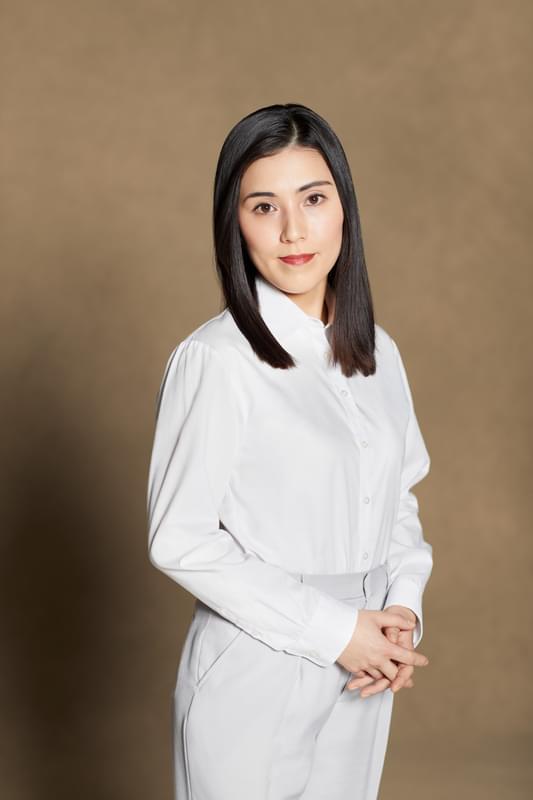 デルフィーを演じる宝意紗友莉