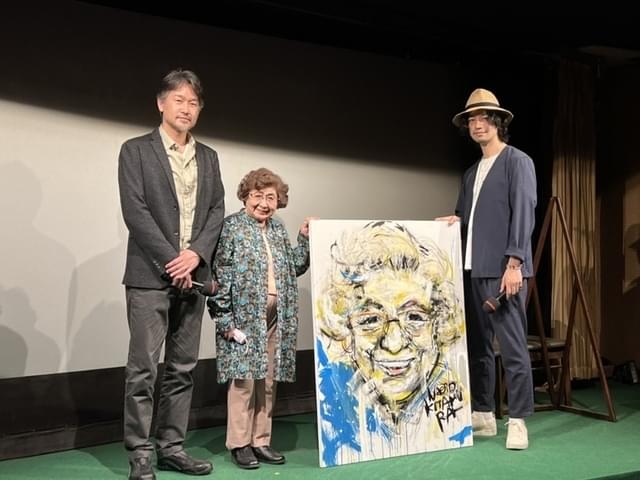 岡村照館長（中央）と齊藤工監督（右）、安部賢一