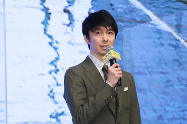 長谷川博己、大河ドラマで夫婦演じた綾瀬はるかは「頼れる共演者」 水泳のコーチと生徒役で映画初共演