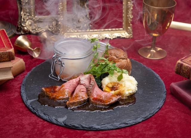 ドラゴンの吐息ローストビーフ（税込2420円）