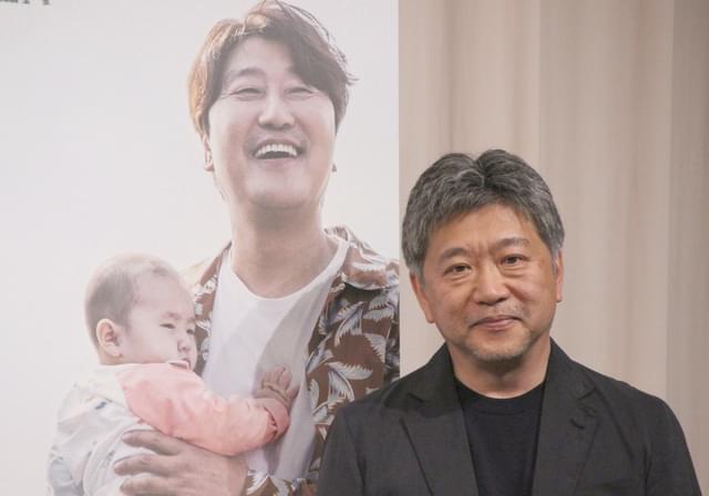 会見に出席した是枝裕和監督