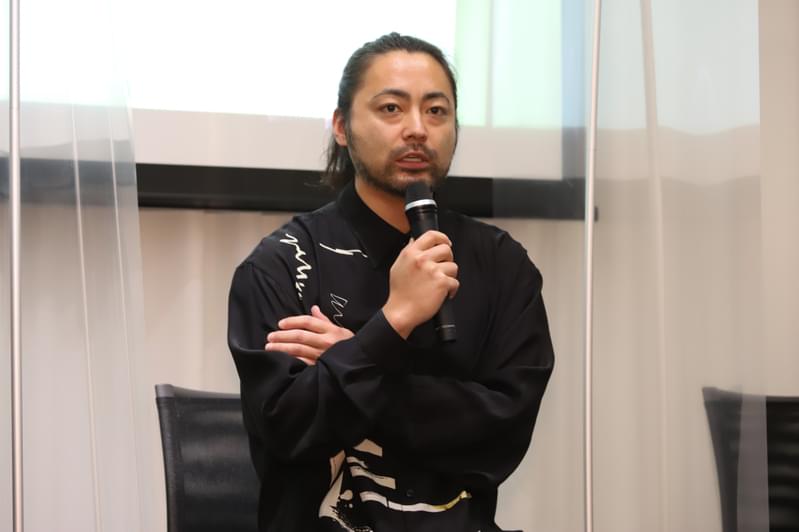 山田孝之、竹野内豊と撮影中！ 奈良の魅力を再発見「不思議な場所、鹿たちが」