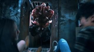 「グリード FROM THE DEEP」中華モンスターは出し惜しみがないのが良い【人間食べ食べカエルのホラー映画コラム】