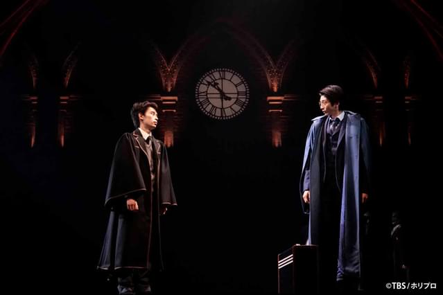 ハリー（右・向井理）とアルバス（右・藤田悠）の関係は悪化するばかり