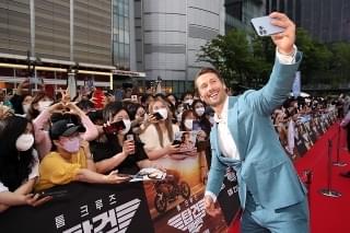 「トップガン マーヴェリック」興収56億円で“日本での2022年公開洋画No.1” トム・クルーズは韓国に降臨