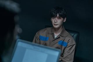 イ・ジョンソク復帰作「ビッグマウス」Disney＋で7月29日独占配信 日本版ポスター＆予告編＆場面写真、一挙披露