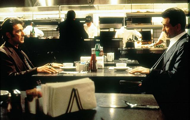 前作「ヒート」の前の出来事と、「ヒート」の7年後という2つのタイムラインで進行?